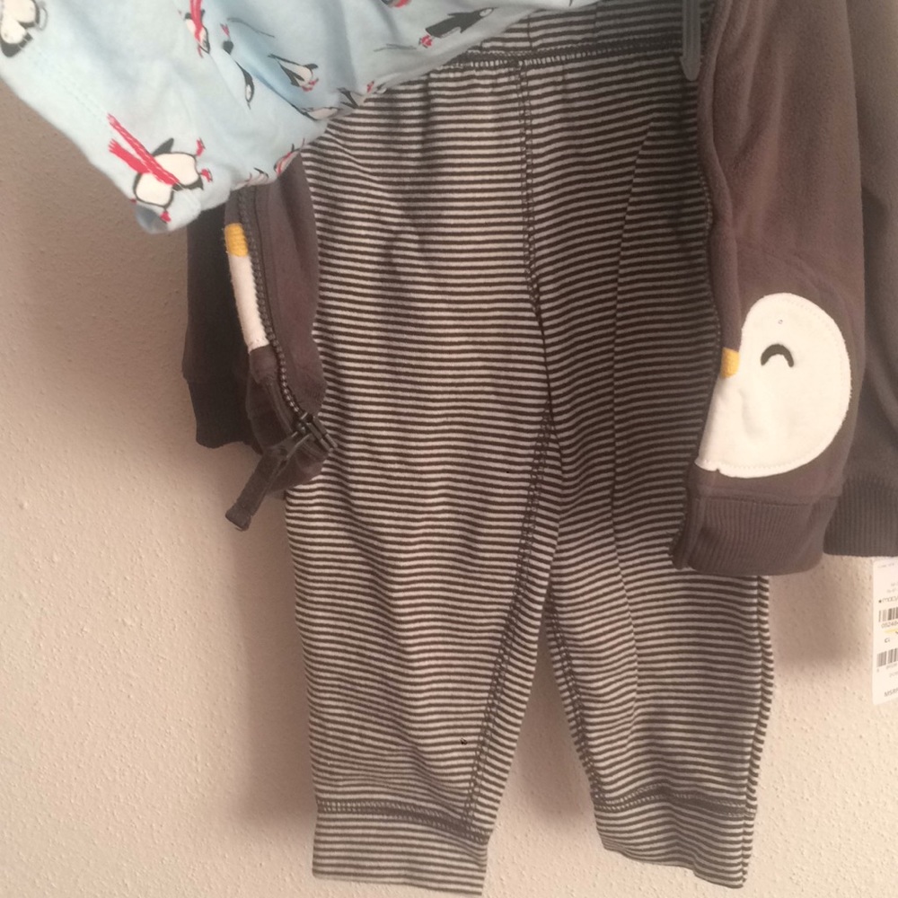 Carter’s Matching Set - Picture 4 of 5